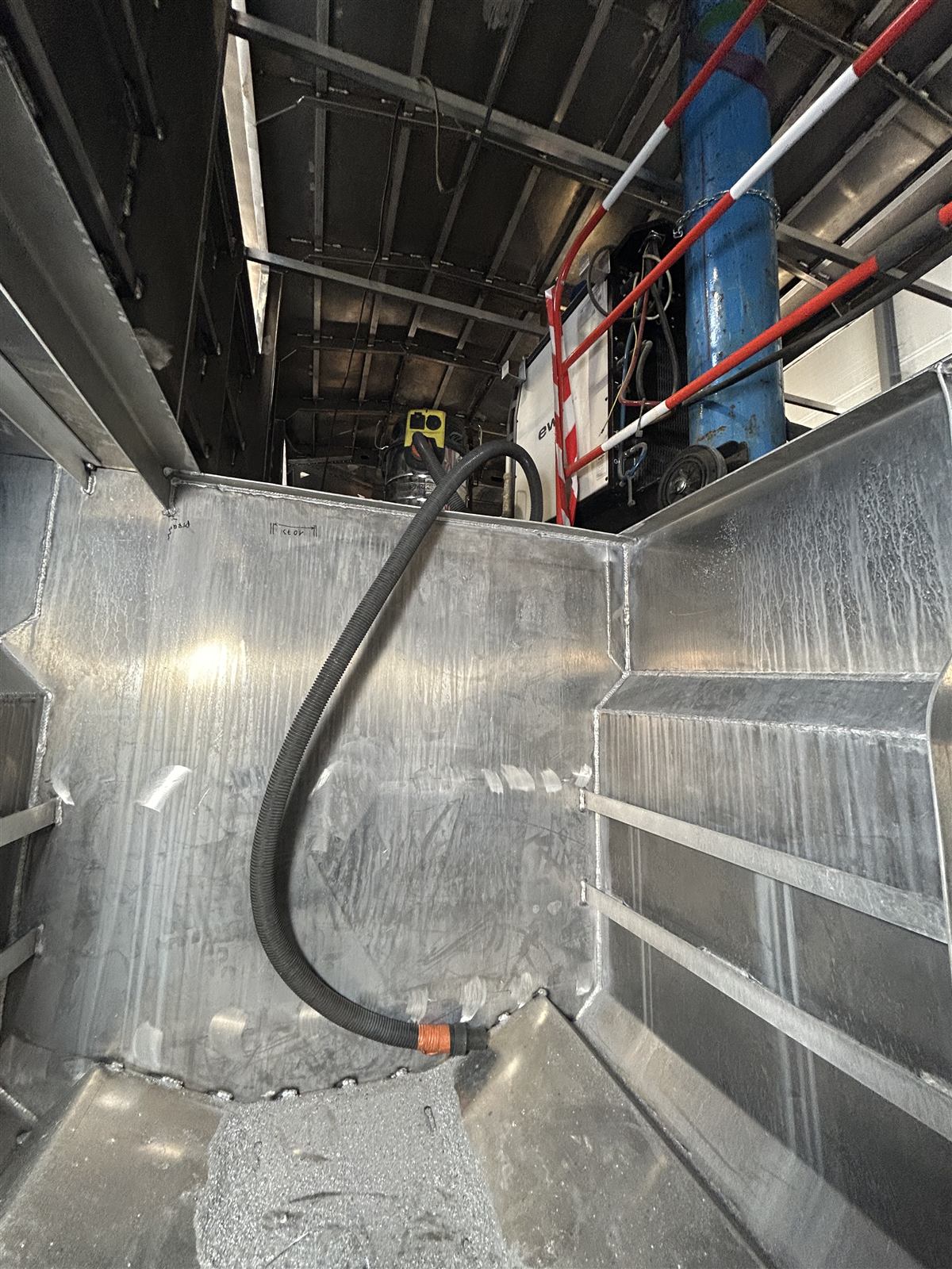 Soudure MIG aluminium sur structure navale — quadrimaran, Soudan (44)